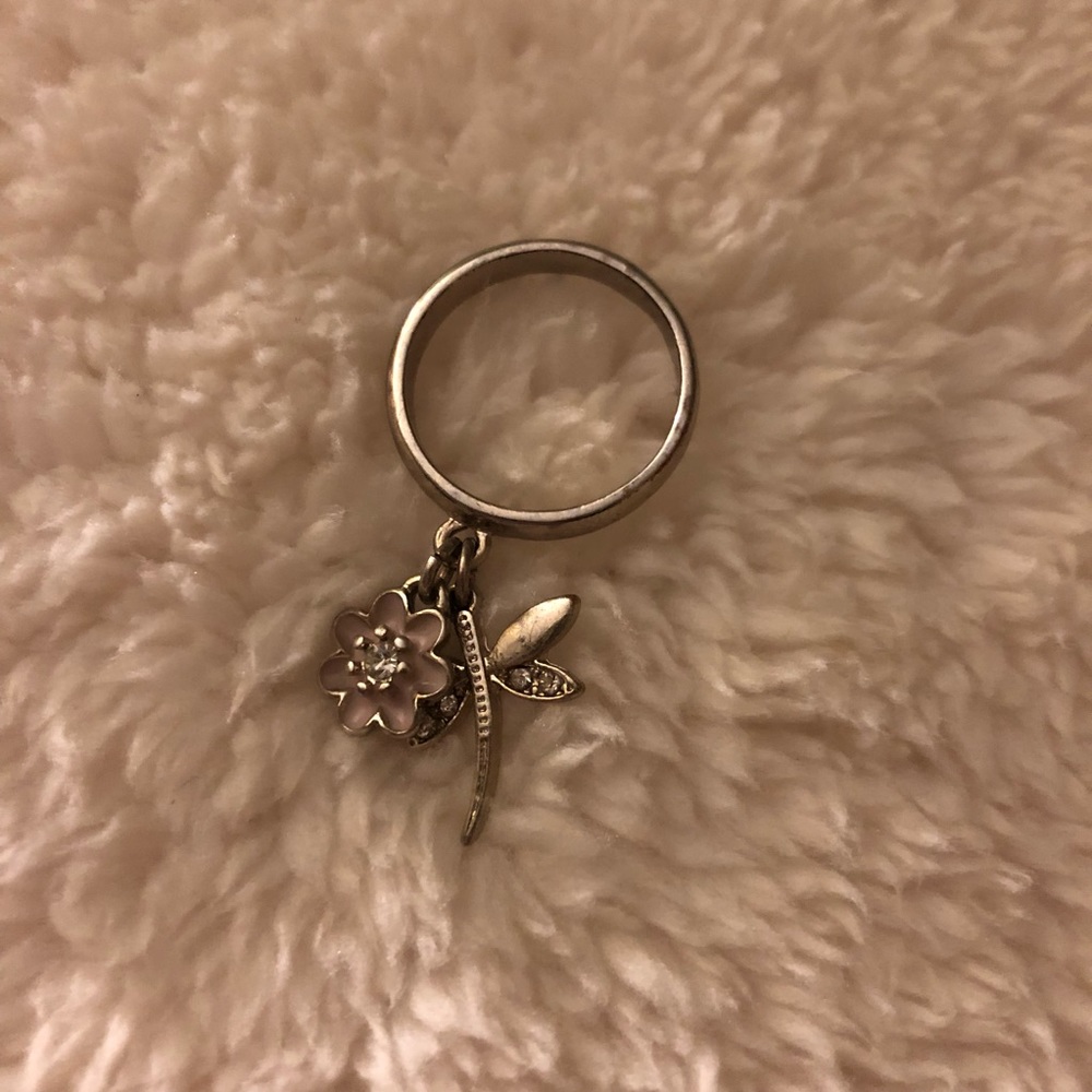 Dangling firefly flower ring